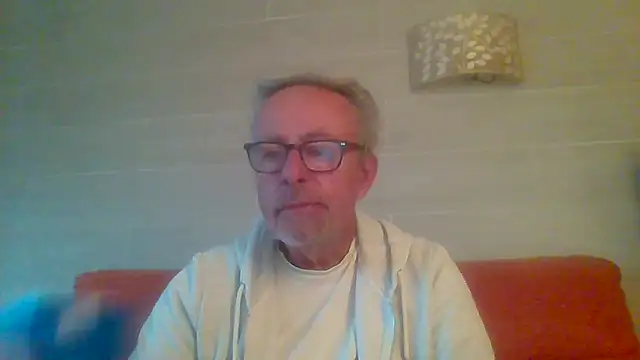 Snapshot of tuggy59 chatting on 04-09-26, 06:02 tuggy59 online show from 04-09-26, 06:02