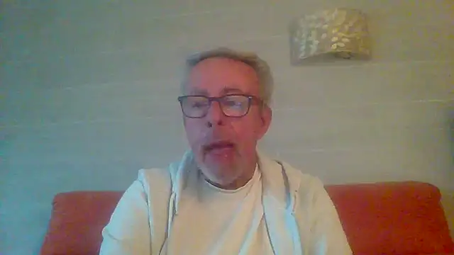 Snapshot of tuggy59 chatting on 04-09-26, 06:19 tuggy59 online show from 04-09-26, 06:19
