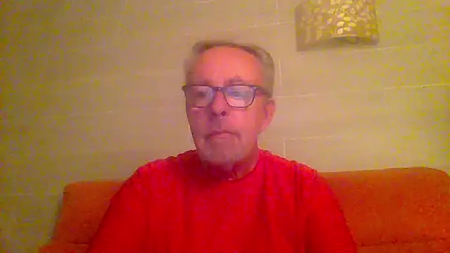 Snapshot of tuggy59 chatting on 04-11-26, 03:22 tuggy59 online show from 04-11-26, 03:22