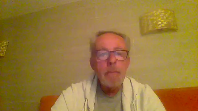 Snapshot of tuggy59 chatting on 04-13-26, 04:29 tuggy59 online show from 04-13-26, 04:29