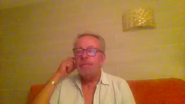 Snapshot of tuggy59 chatting on 04-21-26, 04:08 tuggy59 online show from 04-21-26, 04:08