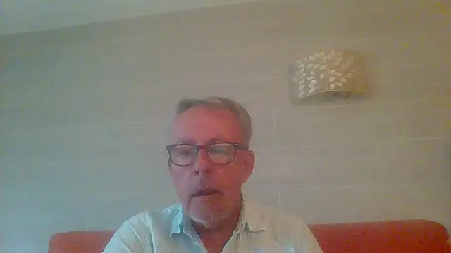 Snapshot of tuggy59 chatting on 04-26-26, 06:44 tuggy59 online show from 04-26-26, 06:44