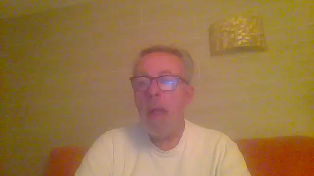 Snapshot of tuggy59 chatting on 05-03-26, 04:07 tuggy59 online show from 05-03-26, 04:07