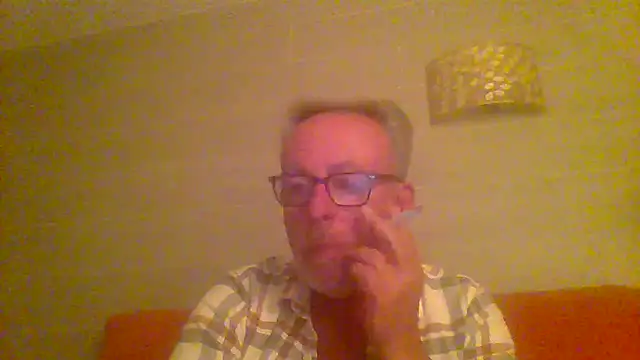 Snapshot of tuggy59 chatting on 05-06-26, 04:19 tuggy59 online show from 05-06-26, 04:19