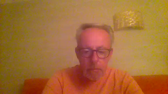 Snapshot of tuggy59 chatting on 05-07-26, 04:40 tuggy59 online show from 05-07-26, 04:40