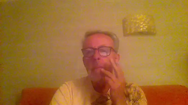 Snapshot of tuggy59 chatting on 05-08-26, 04:40 tuggy59 online show from 05-08-26, 04:40
