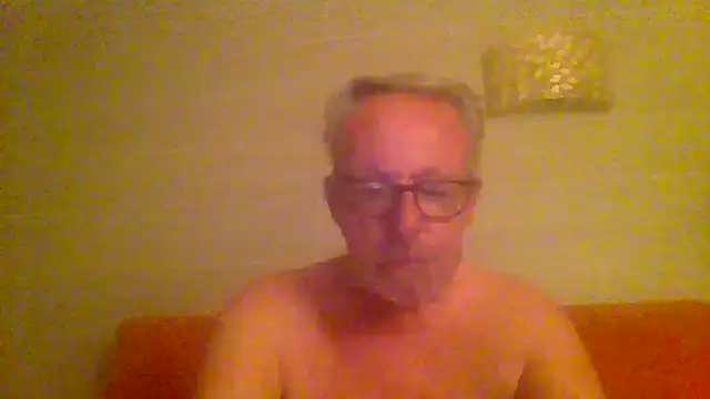 Snapshot of tuggy59 chatting on 05-09-26, 04:50 tuggy59 online show from 05-09-26, 04:50
