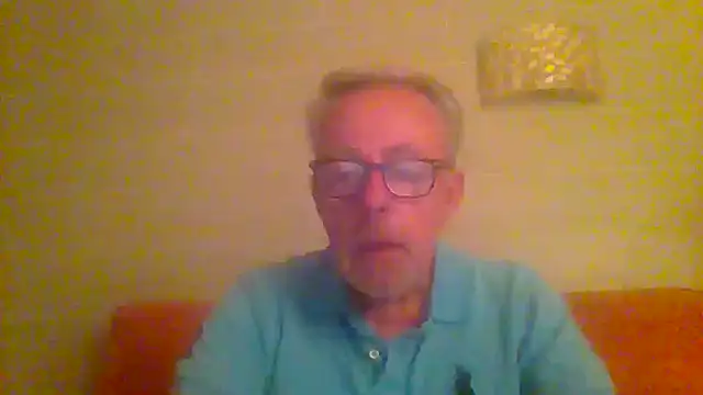 Snapshot of tuggy59 chatting on 05-10-26, 04:06 tuggy59 online show from 05-10-26, 04:06