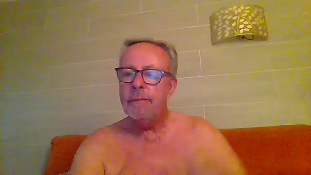 tuggy59 online show from 06-10-26, 05:07