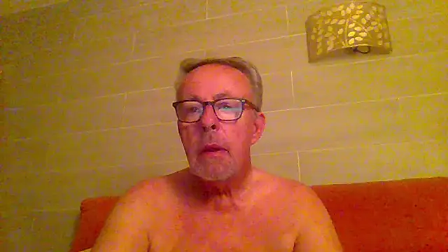 tuggy59 online show from 06-11-26, 03:37