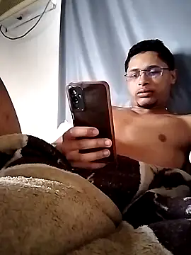 cirilopaupqueno online show from 10-04-25, 11:08