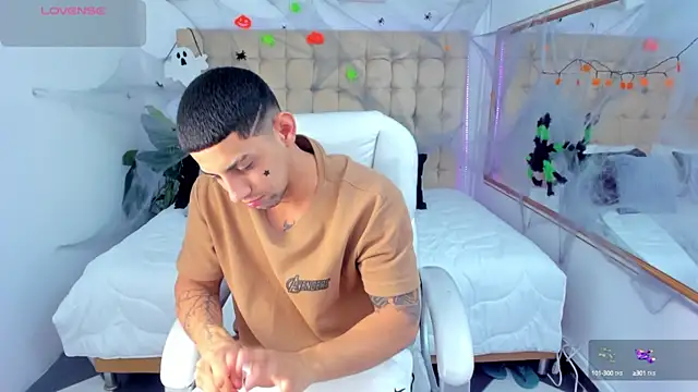 Alex cute77 online show from 10-10-25, 12:04