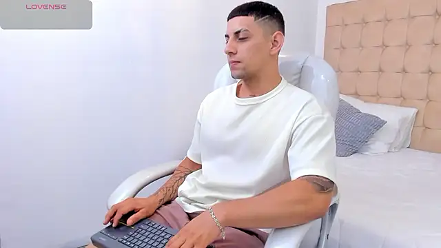 Alex cute77 online show from 01-07-26, 12:51