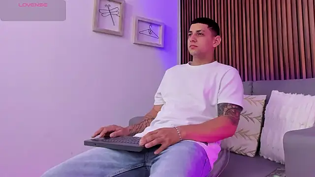 Alex cute77 online show from 05-06-26, 11:37