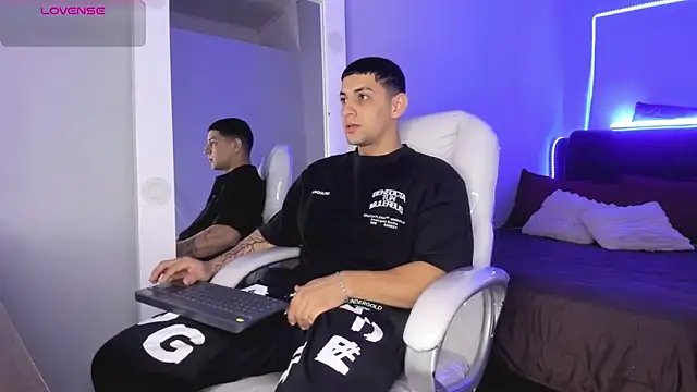 Alex cute77 online show from 06-17-26, 12:07