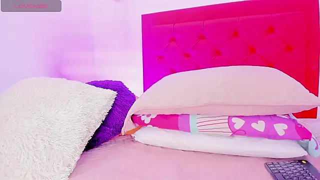 Sofia Girl  online show from 12-21-24, 07:45