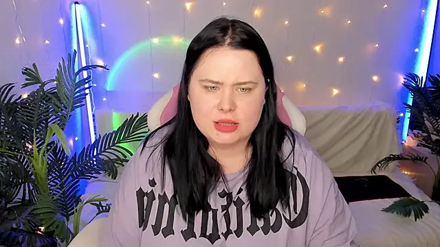 Snapshot of Akemi_BBW chatting on 12-25-24, 11:43 Akemi BBW online show from 12-25-24, 11:43