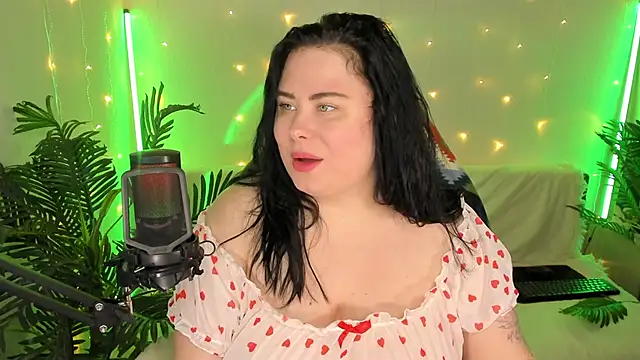 Snapshot of Akemi_BBW chatting on 01-05-25, 06:24 Akemi BBW online show from 01-05-25, 06:24