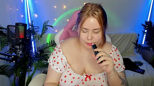 Snapshot of Akemi_BBW chatting on 01-23-25, 06:35 Akemi BBW online show from 01-23-25, 06:35