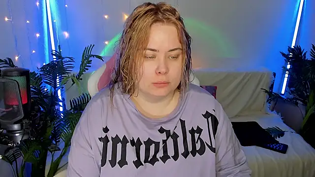 Snapshot of Akemi_BBW chatting on 01-24-25, 09:15 Akemi BBW online show from 01-24-25, 09:15