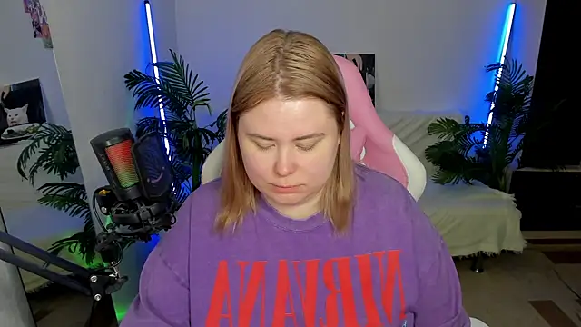 Snapshot of Akemi_BBW chatting on 02-18-25, 12:48 Akemi BBW online show from 02-18-25, 12:48