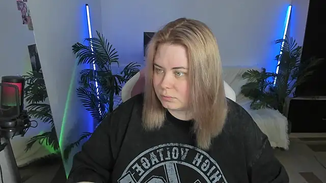 Snapshot of Akemi_BBW chatting on 02-28-25, 07:35 Akemi BBW online show from 02-28-25, 07:35