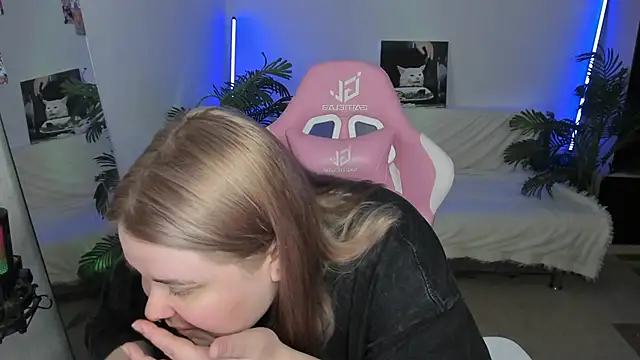 Snapshot of Akemi_BBW chatting on 03-06-25, 06:59 Akemi BBW online show from 03-06-25, 06:59