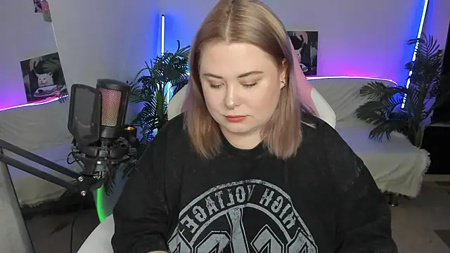 Snapshot of Akemi_BBW chatting on 03-07-25, 09:17 Akemi BBW online show from 03-07-25, 09:17