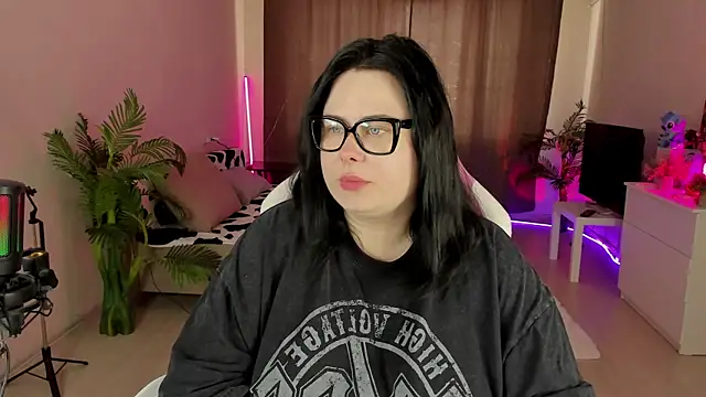 Snapshot of Akemi_BBW chatting on 09-13-25, 09:09 Akemi BBW online show from 09-13-25, 09:09