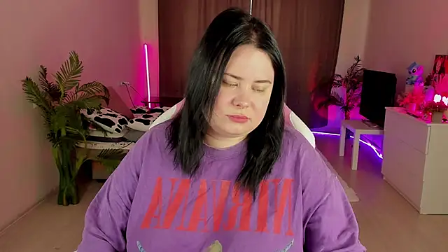 Snapshot of Akemi_BBW chatting on 09-17-25, 05:09 Akemi BBW online show from 09-17-25, 05:09