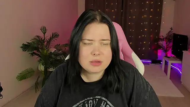 Snapshot of Akemi_BBW chatting on 10-07-25, 03:53 Akemi BBW online show from 10-07-25, 03:53