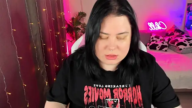 Snapshot of Akemi_BBW chatting on 11-02-25, 04:42 Akemi BBW online show from 11-02-25, 04:42