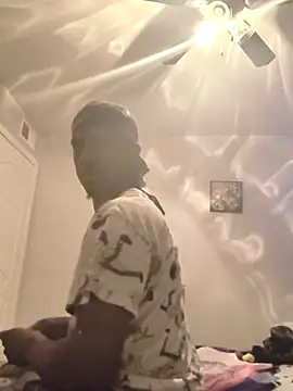 Snapshot of icyMike43 chatting on 02-16-26, 03:30 icyMike43 online show from 02-16-26, 03:30