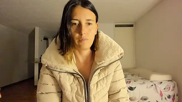 zoe jeane beker online show from 12-30-24, 12:32