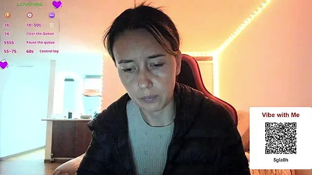 zoe jeane beker online show from 06-15-26, 02:47