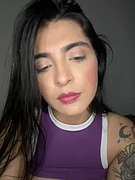 Snapshot of CristalCerati chatting on 01-14-25, 11:05 CristalCerati online show from 01-14-25, 11:05