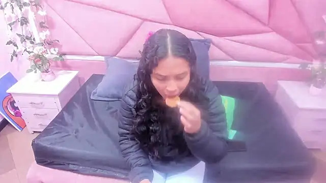 Snapshot of AnalNaugthy chatting on 03-21-25, 11:22 AnalNaugthy online show from 03-21-25, 11:22