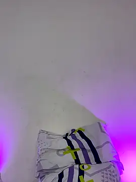 Snapshot of Anette_ chatting on 10-28-25, 08:00 Anette online show from 10-28-25, 08:00