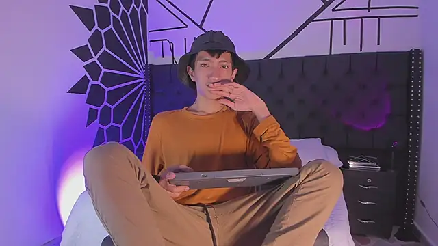 Snapshot of DereckCooperr chatting on 02-12-25, 03:29 DereckCooperr online show from 02-12-25, 03:29