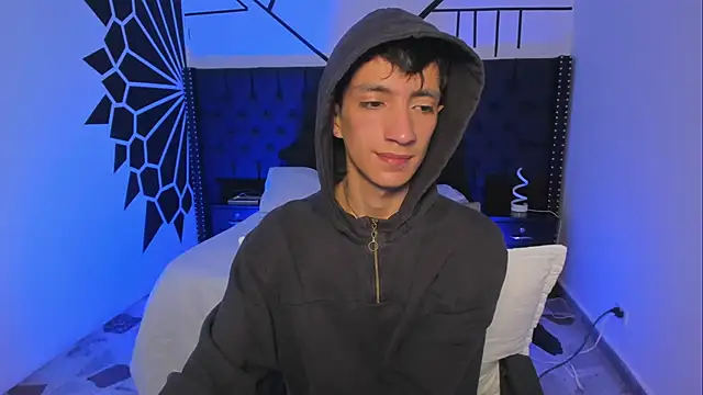 Snapshot of DereckCooperr chatting on 03-13-25, 05:22 DereckCooperr online show from 03-13-25, 05:22