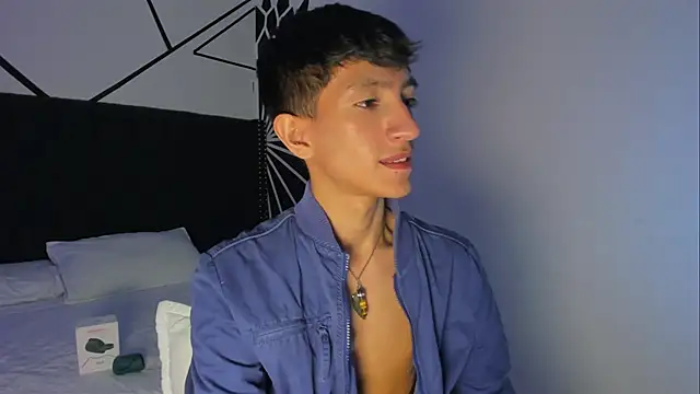 Snapshot of DereckCooperr chatting on 03-20-25, 02:51 DereckCooperr online show from 03-20-25, 02:51