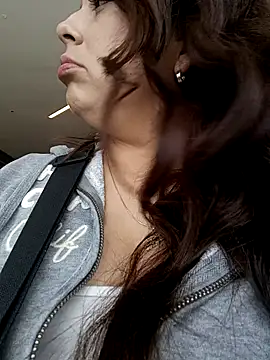 Snapshot of seherlatin chatting on 10-02-25, 03:52 seherlatin online show from 10-02-25, 03:52