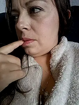 Snapshot of seherlatin chatting on 10-12-25, 05:12 seherlatin online show from 10-12-25, 05:12