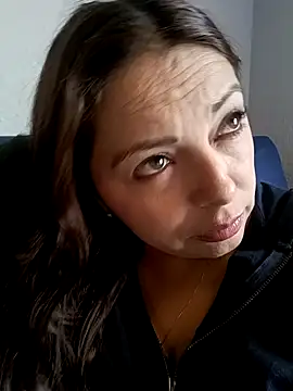 Snapshot of seherlatin chatting on 10-20-25, 06:08 seherlatin online show from 10-20-25, 06:08