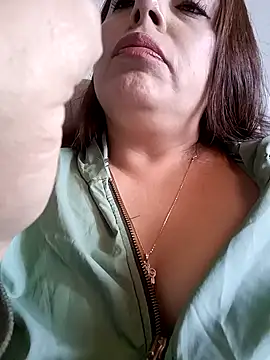 Snapshot of seherlatin chatting on 11-10-25, 04:50 seherlatin online show from 11-10-25, 04:50