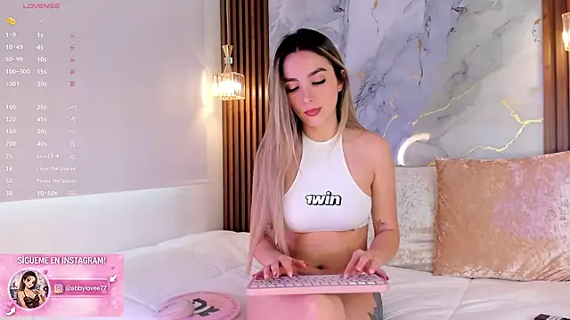 Gabbyy  online show from 06-12-26, 07:46