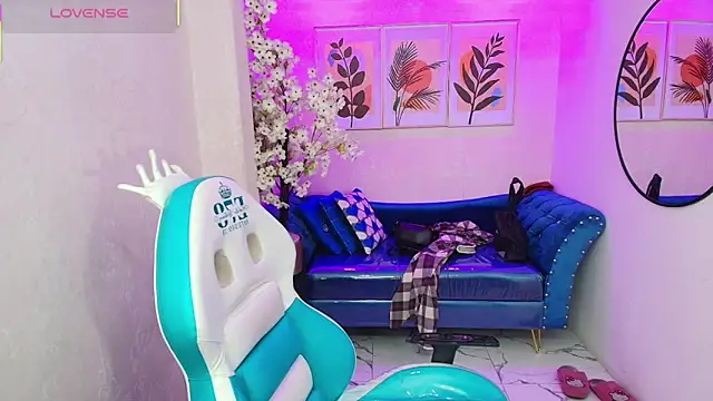 Isa reel online show from 10-24-25, 07:43