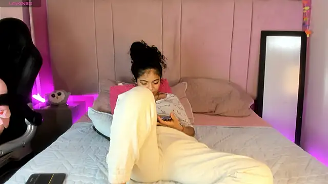 Winnifer Gonzal online show from 03-16-25, 07:37