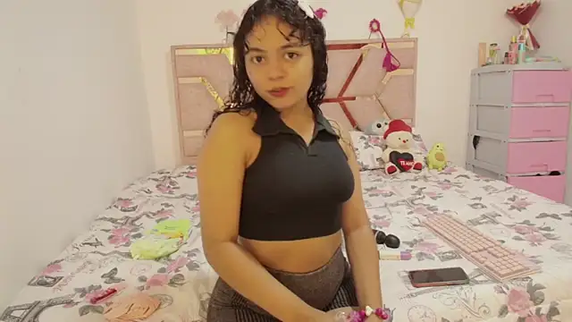 Winnifer Gonzal online show from 05-05-26, 03:47