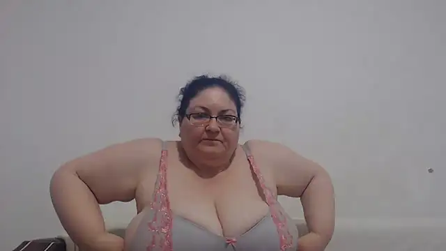 Nykyxo online show from 06-15-26, 02:41